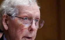Mỹ xôn xao vì sự vắng mặt bí ẩn của Thượng nghị sĩ Mitch McConnell