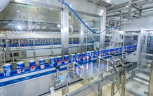 Từ chai nước tuổi thơ tới khoản đầu tư gần 8.000 tỷ tại miền Tây, tập đoàn 94 tỷ USD nói gì về xu hướng chọn đồ uống của Gen Z và Alpha Việt Nam?