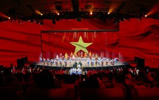 "Kỳ quan sân khấu" do tỷ phú Phạm Nhật Vượng đầu tư: Hơn 10.000 giờ tập luyện, có nhiều chi tiết viral khắp MXH