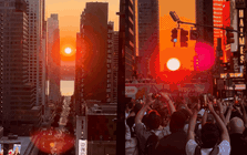 Đẹp nao lòng: Hiện tượng hoàng hôn cực hiếm xuất hiện ở New York, người dân chen chân để “hái một mẩu mặt trời” về nhà