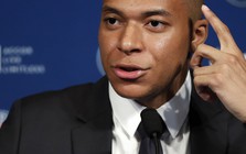 Mbappé ghi bàn bằng chân, ghi điểm bằng tiếng Anh!