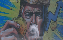 Miệng khen tiền số, ông Trump âm thầm đem 1,4 tỷ USD tiền lãi đầu tư gấp 4 lần vào 2 loại tài sản truyền thống