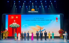 Vietnam Airlines đón nhận Huân chương Lao động hạng Ba và Bằng khen của Thủ tướng Chính phủ