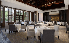 Phát hiện nhà hàng bên bờ Hồ Tây 4 năm liền được vinh danh Michelin Guide: đưa cả Hồ Tây, Huế, Đà Lạt vào một thực đơn đặc biệt