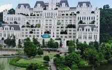 Số phận kỳ lạ của căn thự màu trắng “mọc” giữa vùng quê, 12 tầng trị giá 9.500 tỷ nhưng chủ nhân vẫn là ẩn số