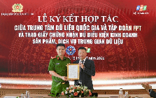 FPT được Bộ Công An trao Giấy chứng nhận đủ điều kiện kinh doanh sản phẩm, dịch vụ trung gian dữ liệu