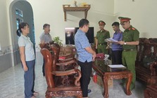 Thi hành lệnh khám xét chỗ ở, nơi làm việc, bắt tạm giam cựu thủ quỹ xã Trần Thị Thu Thảo SN 1970