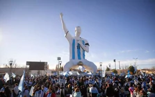 Messi và tượng đài cao nhất thế giới