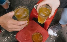 Vì sao trà đá lại hay miễn phí?