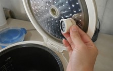 Nồi cơm điện có một bộ phận rất bẩn nhưng nhiều nhà chưa từng rửa