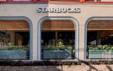 Starbucks Việt Nam gây tranh cãi: Khách hàng chê "mất chất", lạm dụng AI, đồng phục cũng bị gọi tên?