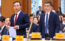 Tích lũy trong nước không đủ, Chủ tịch Vietcombank đề nghị phát hành trái phiếu quốc tế - Thống đốc nói NHNN đang tính toán và chắc chắn có sự vào cuộc