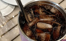 Vì sao KHÔNG NÊN đựng nước ngọt có ga trong bình giữ nhiệt?