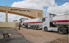 Hàng nghìn xe tải nối đuôi qua Syria, Iraq tìm lối thoát khỏi ‘nút thắt’ Hormuz