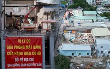 Người dân dỡ nhà, giao mặt bằng để mở rộng quốc lộ 1 nối TP.HCM với Tây Ninh