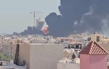Tàu bốc cháy tại eo biển Hormuz, Mỹ - Iran nguy cơ trở lại giao tranh toàn diện