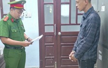 Thi hành lệnh bắt tạm giam nhân viên giao hàng Lê Tấn Hùng SN 1997