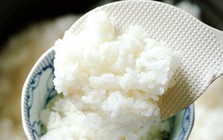 Ăn cơm trắng cũng bổ nếu dùng 2 thứ nước quen thuộc này thay nước lọc khi nấu