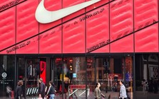Nóng: Nike cắt đứt quan hệ với hàng nghìn nhà phân phối trực tuyến