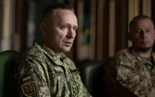 Chịu sức ép từ làn sóng biểu tình, Tổng thống Ukraine thay người đứng đầu quân đội