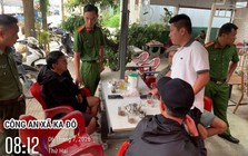 20 cán bộ, chiến sĩ kiểm tra quán cà phê Chợt Nhớ, phát hiện loạt giao dịch với tổng số tiền 149.000.000 đồng: 12 người bị mời lên làm việc