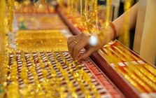 Tối 23/7, giá vàng giảm mạnh