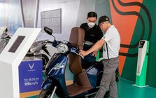 Các hãng xe máy điện giảm giá để chiếm thị phần