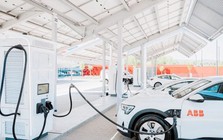 Châu Âu rót gần 200 tỷ euro vào xe điện: 109 tỷ cho pin, 46 tỷ cho trạm sạc và cuộc đua giành lại vị thế trước Trung Quốc