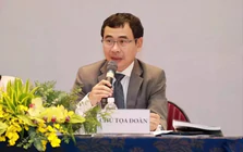 Giá cổ phiếu công ty lao dốc, lãnh đạo mạnh tay thu gom