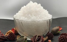 5 lý do vì sao nên đặt 1 bát muối trong góc nhà
