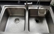 Vì sao ngày càng nhiều gia đình không còn dùng chậu rửa bát đôi? 2 thiết kế đang dần trở thành xu hướng mới