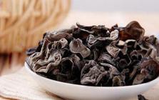 Thực phẩm quen thuộc gia đình nào cũng có: Bác sĩ cảnh báo đừng ngâm quá lâu vì sẽ sinh 1 độc tố, WHO lo ngại ngộ độc và tử vong