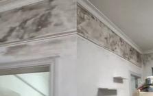 Cả gia đình liên tục ốm không rõ nguyên nhân, cảnh tượng sau lớp giấy dán tường khiến người thuê hoảng sợ