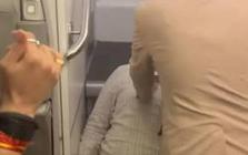 373 hành khách mắc kẹt 10 tiếng đồng hồ trong máy bay không bật điều hoà, có người ngất xỉu