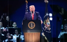 Tổng thống Mỹ Trump phát biểu mừng Quốc khánh sau khi phải trì hoãn vì giông bão