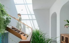 Cuộc sống bình yên bên trong ngôi nhà trắng, xanh lam