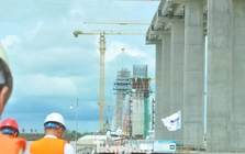 ‘Vượt mưa’ đưa cầu hơn 3.800 tỷ đồng vượt sông Hậu về đích đúng hạn