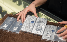 Sau cú rơi hơn 20%, một yếu tố đang ủng hộ giá bạc phục hồi trong tháng 7