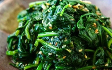 Đột quỵ rất "sợ" loại rau giá rẻ chợ Việt bán đầy, nhiều gia đình dùng thường xuyên mà không biết