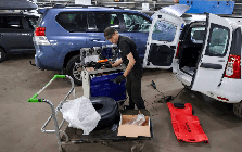 Người dân nước này xếp hàng 'độ' xe, chuyển từ chạy xăng sang gas vì lý do này