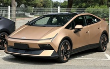 Hyundai Ioniq V lộ thiết kế không giống ai, đi hơn 600km/sạc, có bản không lo phải tấp vào trạm sạc