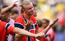 Bị xoáy vào nỗi đau 28 năm mới dự World Cup của Na Uy, Haaland đáp hài hước: "Tôi mới 25 tuổi, lỗi tại tôi chắc?"