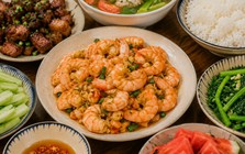 Không phải nước mắm, đây mới là bí quyết giúp tôm rang đỏ đẹp và săn chắc