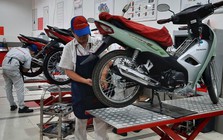 Đi xe máy bao lâu thì phải bảo dưỡng, thay dầu? Câu trả lời từ các hãng Honda, Yamaha Vinfast