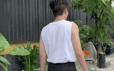 Phó chủ nhiệm CLB thành phố 20 năm nổi tiếng nhờ 1 bản hit, 38 tuổi được đề cử đẹp nhất thế giới