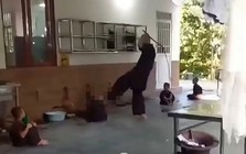 Người đàn ông mặc áo nâu đánh chú tiểu thậm tệ ở Phú Thọ: Hé lộ lai lịch, đã bị công an tạm giữ