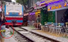 Cô gái bị tàu hất văng điện thoại ở 'phố cà phê đường tàu': Một trường hợp bị xử phạt