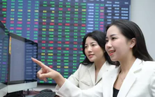VN-Index tiến sát 1.800 điểm, thêm cổ phiếu ngân hàng lên sàn