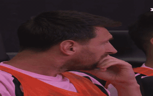 Video: Xúc động ánh mắt đượm buồn của Messi trên ghế dự bị trận đấu của Inter Miami