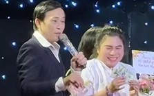 NSƯT Hoài Linh mang lại may mắn cho một phụ nữ